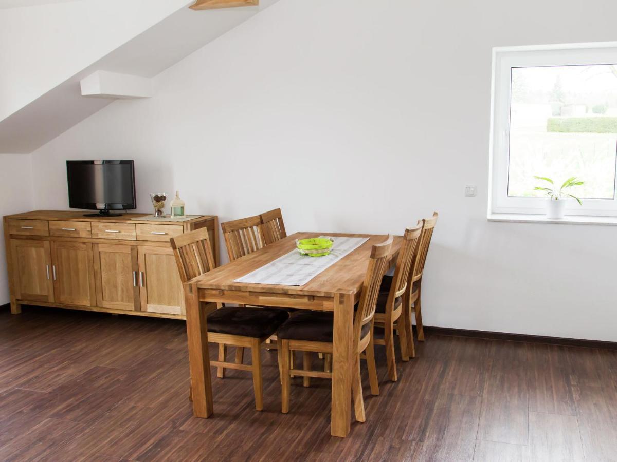 Lovely Modern Apartment With Private Terrace Ellscheid Exteriör bild