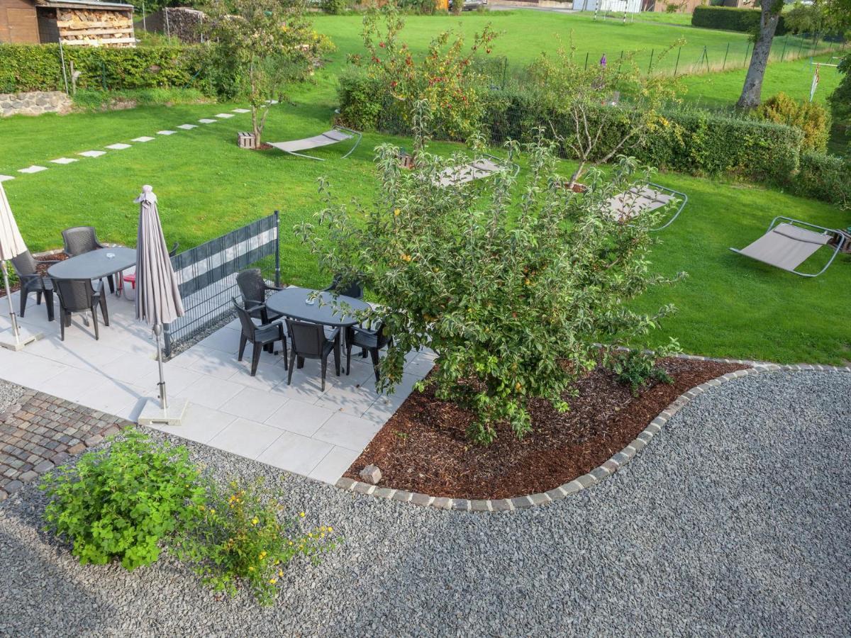 Lovely Modern Apartment With Private Terrace Ellscheid Exteriör bild