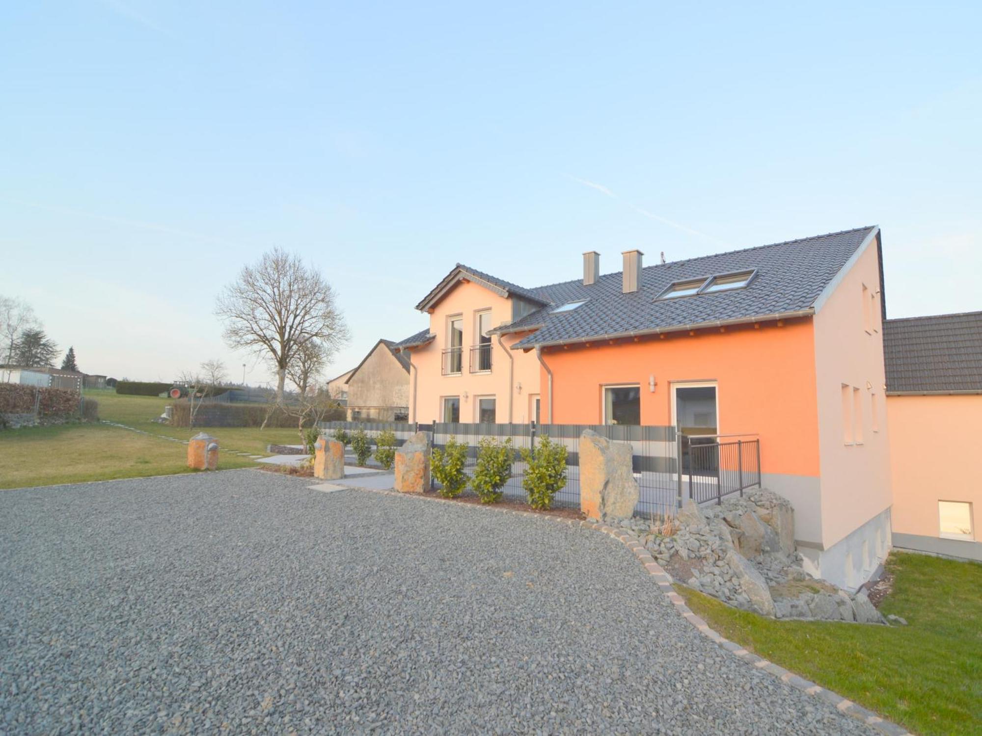 Lovely Modern Apartment With Private Terrace Ellscheid Exteriör bild