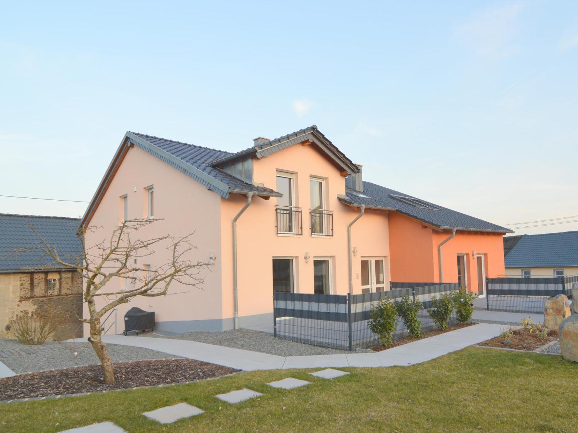 Lovely Modern Apartment With Private Terrace Ellscheid Exteriör bild